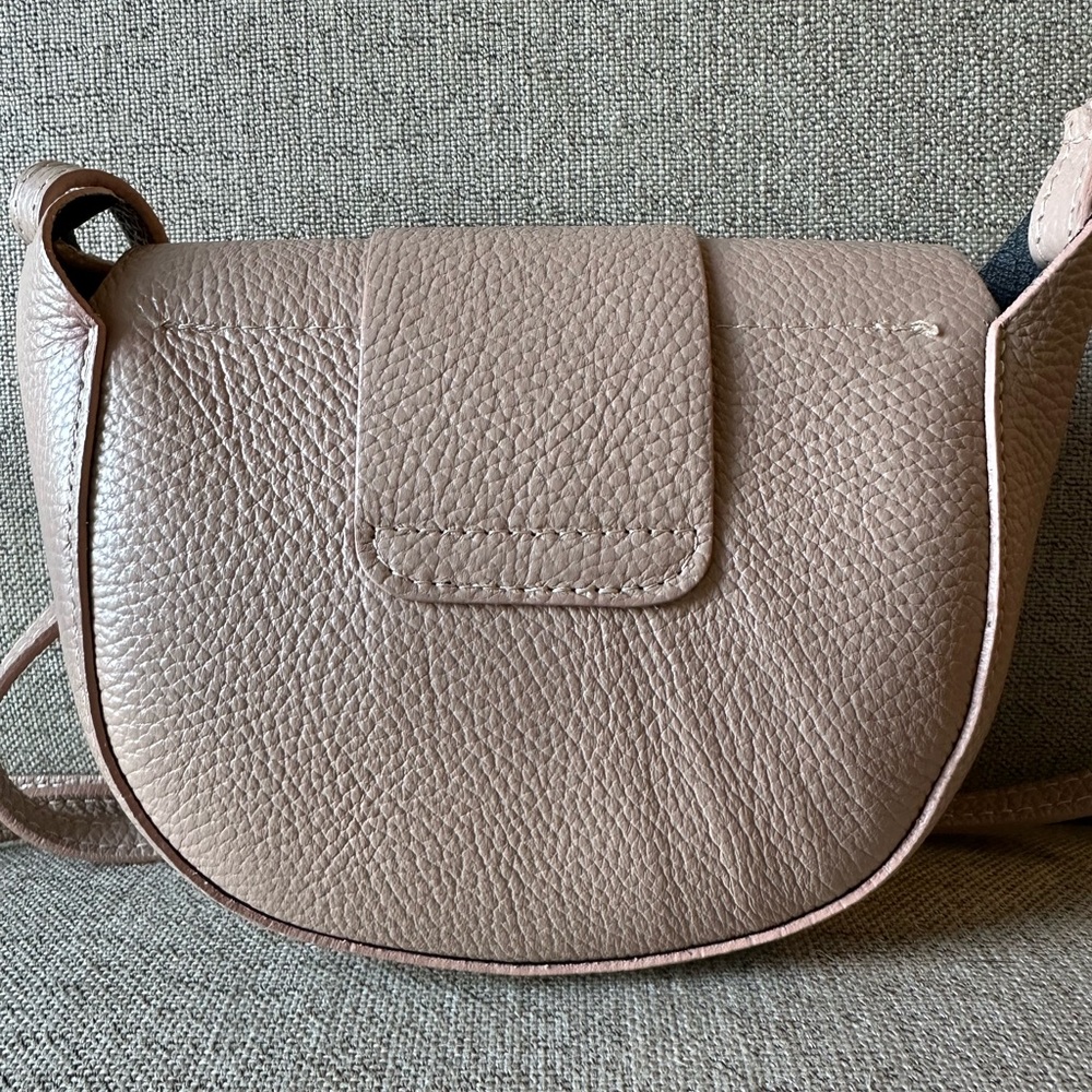 Genuine Leather Crossflap Lightweight Crossbody Dusty Rose Bag Made in Italy - Picture 2 of 10